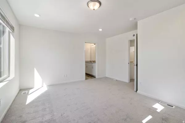 Saratoga Springs, UT 84045,401 E KANAB CREEK DR #204