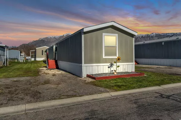 2491 N HWY 89 #427, Pleasant View, UT 84404