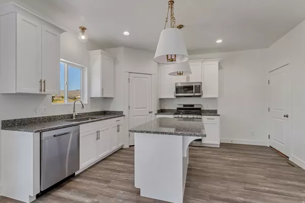 Eagle Mountain, UT 84005,1303 E WILLBUR LN #514