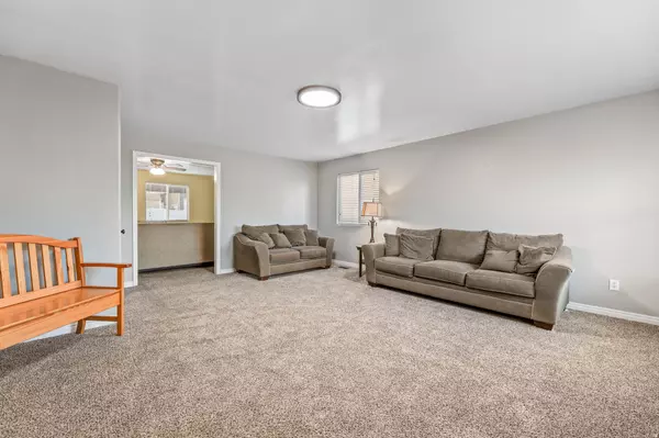 West Jordan, UT 84081,8224 S OAK VISTA DR