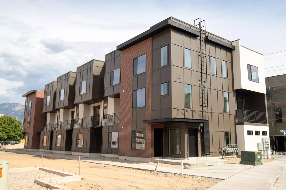 Salt Lake City, UT 84107,597 E BETSEY COVE CV S #24