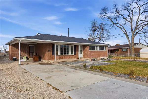 Sandy, UT 84094,9996 S OPAL CIR E