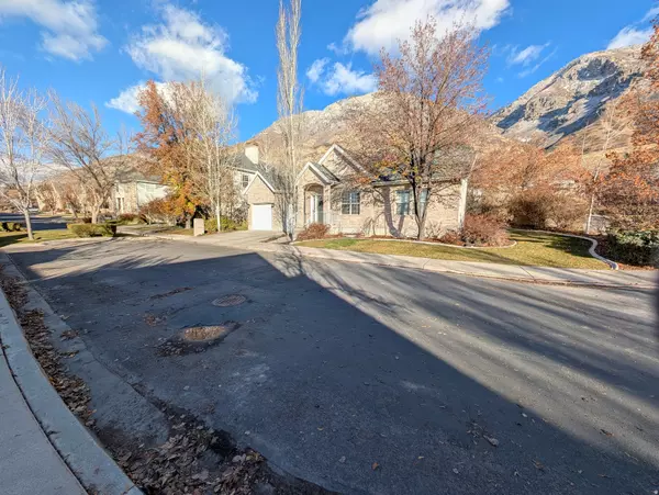 Provo, UT 84606,734 N HILLSDALE LN
