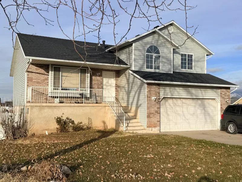 3298 W 2300 N, Clinton, UT 84015