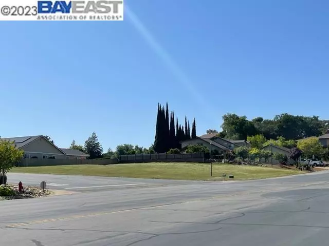 3249 Baron Ct, Cameron Park, CA 95682