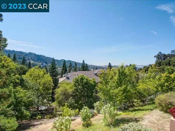 Walnut Creek, CA 94595,5961 Autumnwood Dr