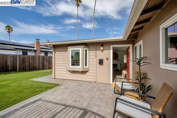 Alameda, CA 94501,1249 Otis Dr