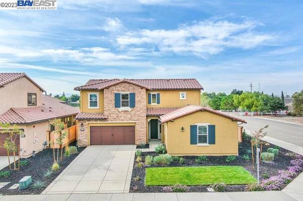 1401 Riva Trigoso Dr, Manteca, CA 95337