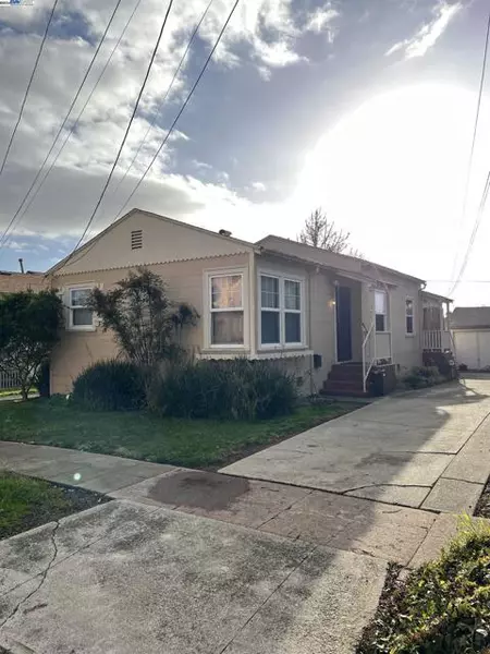 1377 Monterey St, Richmond, CA 94804