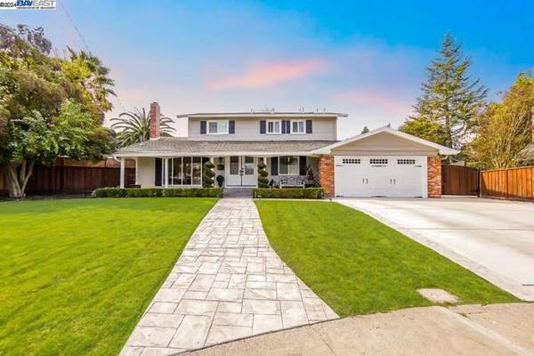 33 Yellowstone Ct, Walnut Creek, CA 94598