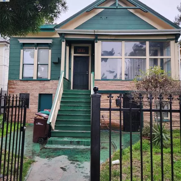 927 Chester Street, Oakland, CA 94607