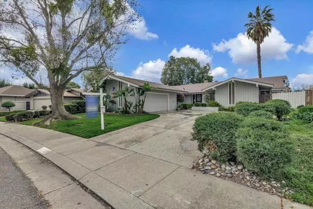 3707 North Merrimac Circle, Stockton, CA 95219