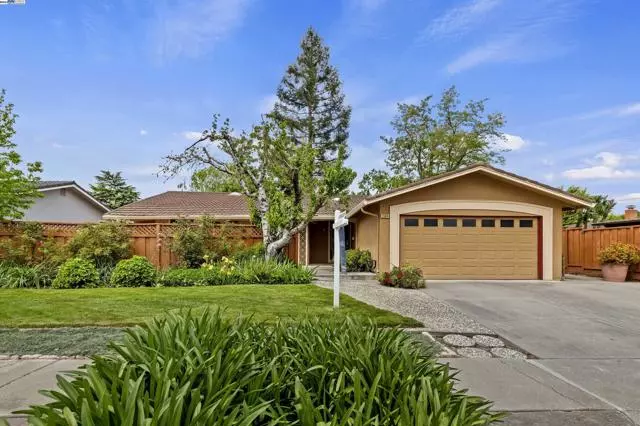 1564 Greenwood Rd, Pleasanton, CA 94566