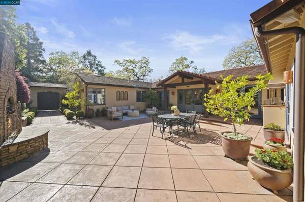 41 La Noria, Orinda, CA 94563