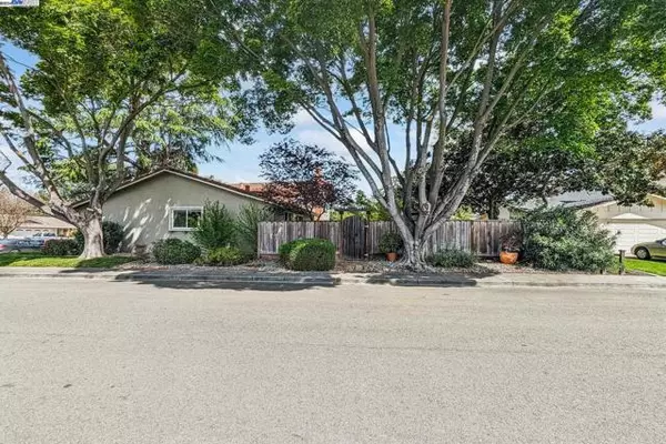 Pleasanton, CA 94566,2793 Longspur Way