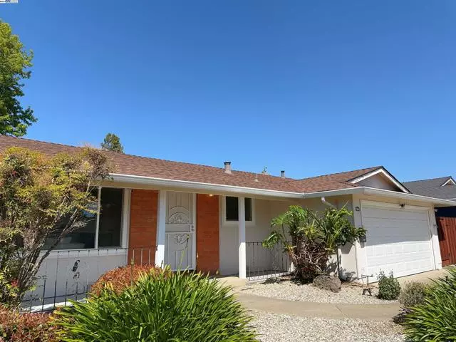 33832 Whitehead Ln, Fremont, CA 94555