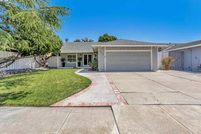 8182 Mayhews Landing Rd, Newark, CA 94560