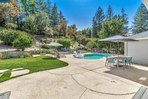 192 Draeger Dr, Moraga, CA 94556