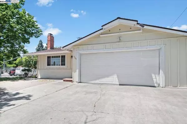 1703 Chaucer,  San Jose,  CA 95116