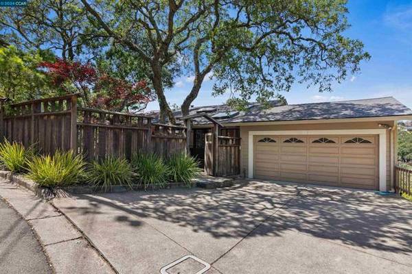 3346 Woodview Ct, Lafayette, CA 94549