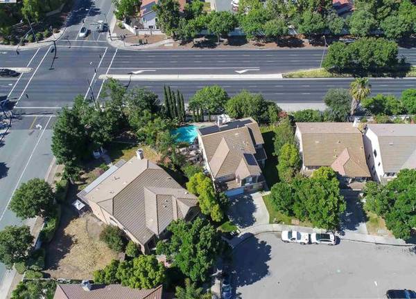 2076 Eucalyptus, Antioch, CA 94509