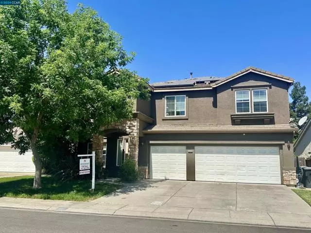 4209 Peninsula Dr, Modesto, CA 95356