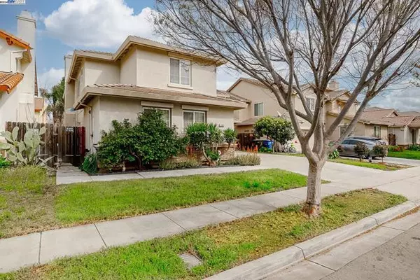 Patterson, CA 95363,1343 Pinto Way