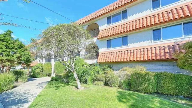 2133 Santa Clara Ave, Alameda, CA 94501