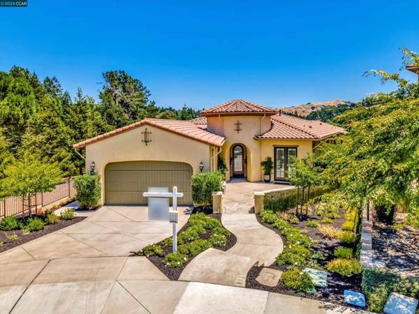 236 Willowbrook Ln, Moraga, CA 94556