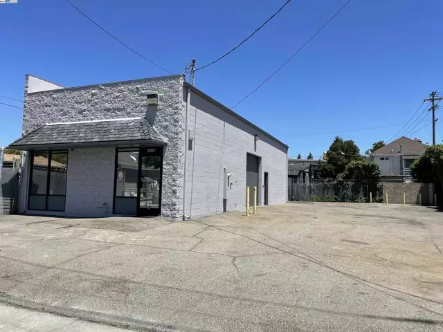 Oakland, CA 94601,3326 Elmwood Ave