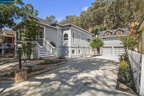 80 Canyon Lake Dr, Port Costa, CA