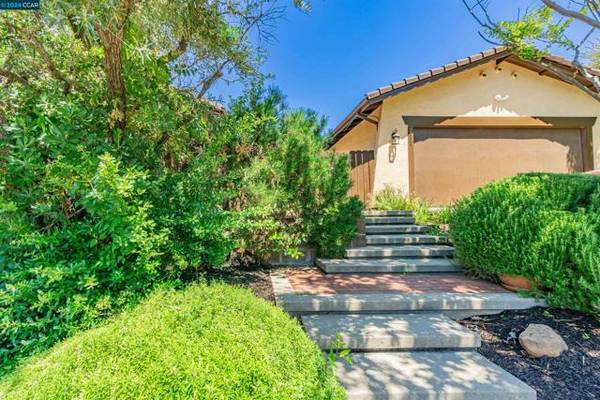 3503 Halfmoon Ln, Concord, CA 94518