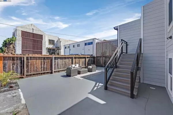 Oakland, CA 94606,1652 7Th Ave
