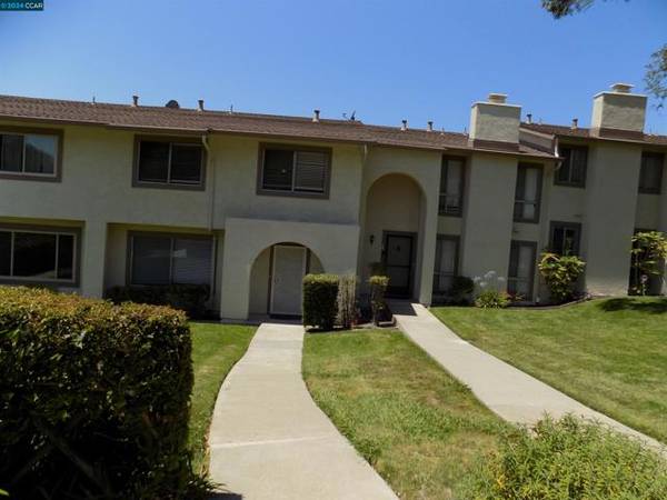 30 Greenview Ln, Richmond, CA 94803