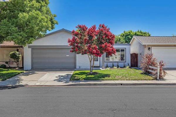 2209 Goldcrest Cir, Pleasanton, CA 94566