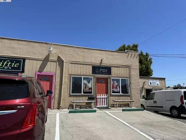 Benicia, CA 94510,800 1St St