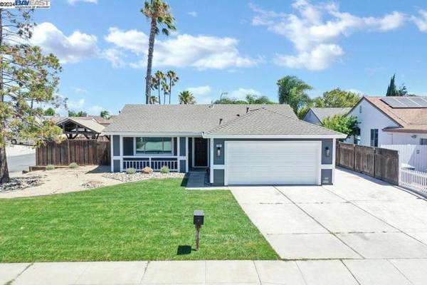 221 Northgate Pl, Oakley, CA 94561