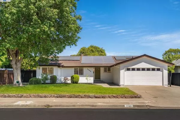 7743 Canterbury Ln, Dublin, CA 94568