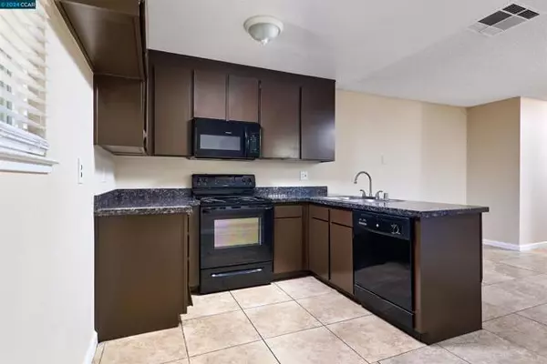 Sacramento, CA 95838,307 Yampa Cir