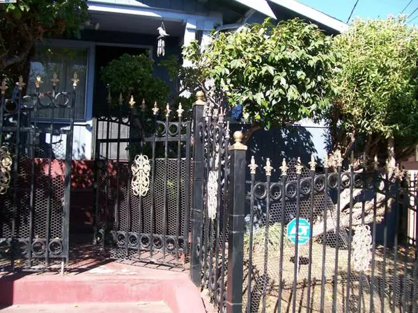 Oakland, CA 94601,3568 Harper St