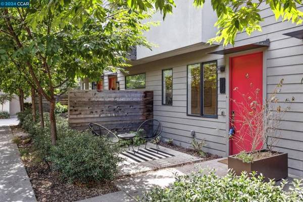 1516 Prescott St, Oakland, CA 94607