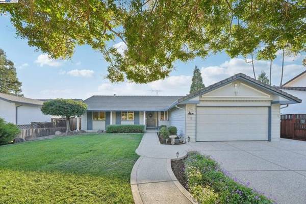 2162 Greenwood Rd, Pleasanton, CA 94566