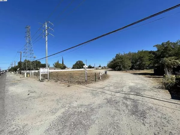 Manteca, CA 95337,580 South Airport Way