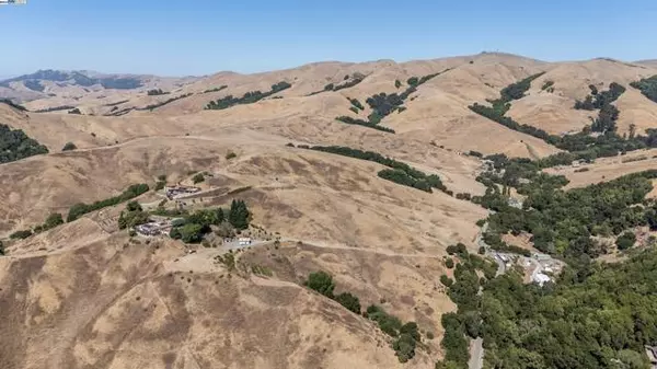 Castro Valley, CA 94552,21479 Eden Canyon Rd