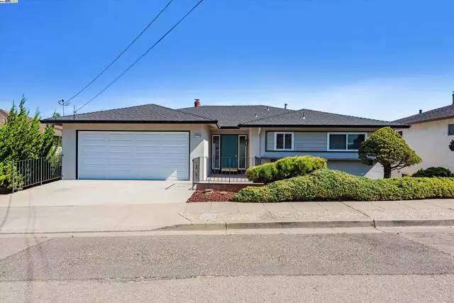 21694 Shadyspring Rd, Castro Valley, CA 94546