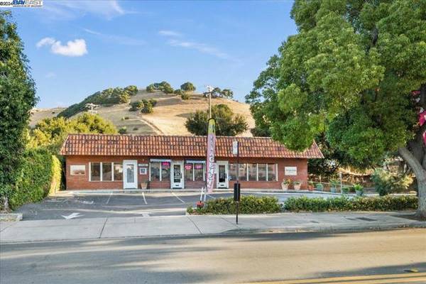 37138 Niles Blvd, Fremont, CA 94536