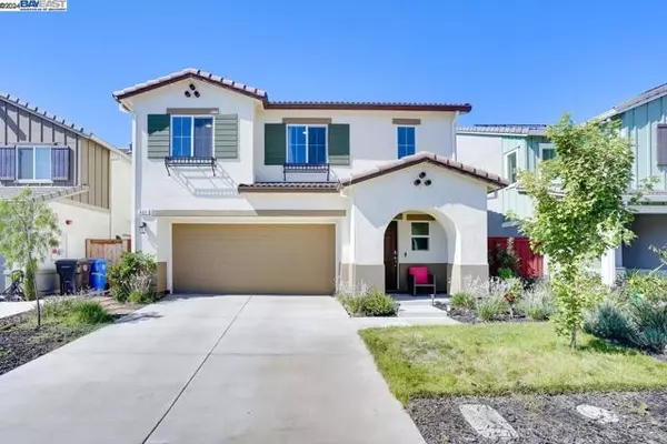 451 Half Dome Dr, Manteca, CA 95337