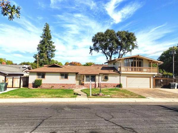 1721 Crestview Dr, Modesto, CA 95355