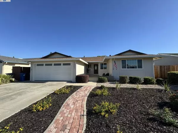 32447 Lois Way,  Union City,  CA 94587