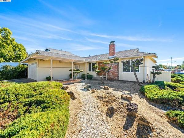 735 Sunset Dr, Livermore, CA 94551